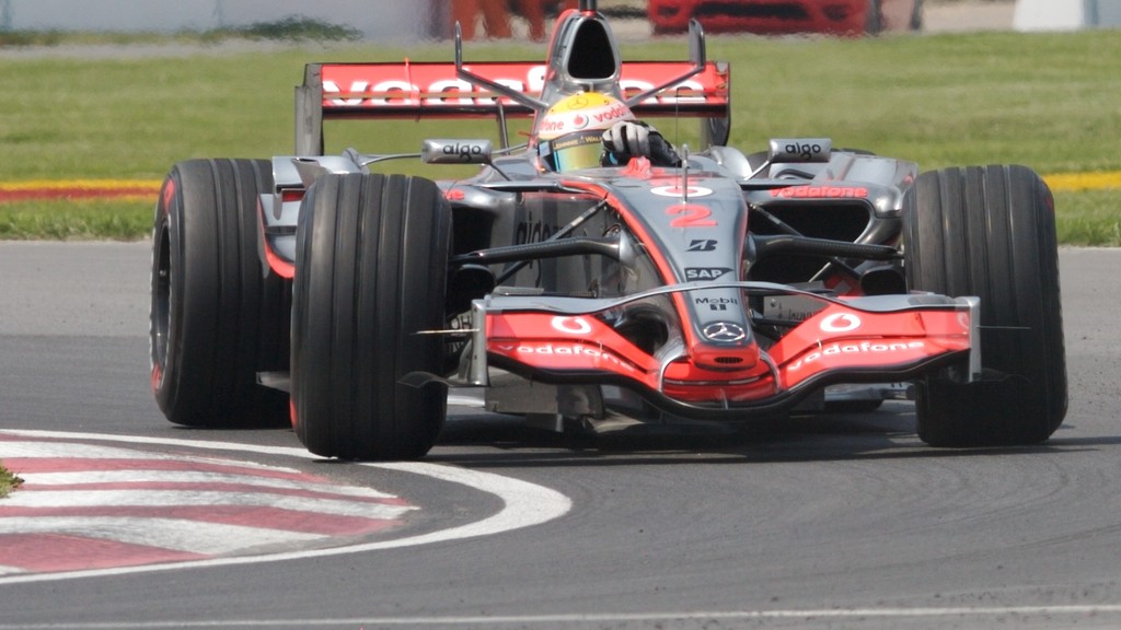 Hamilton Sprint Sıralamada Silverstone'da Tarih Yazdı!