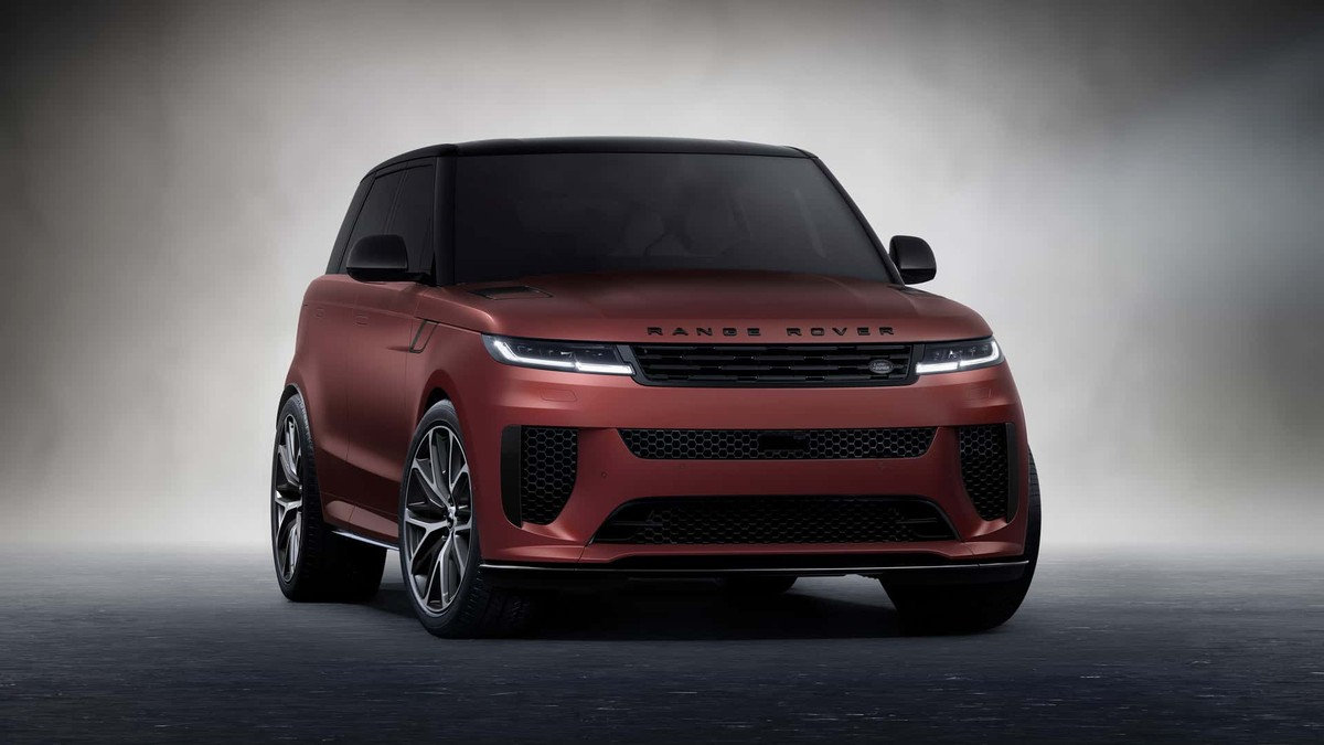 2025 Range Rover Sport SV – Lüks ve Performansın Güç Birliği