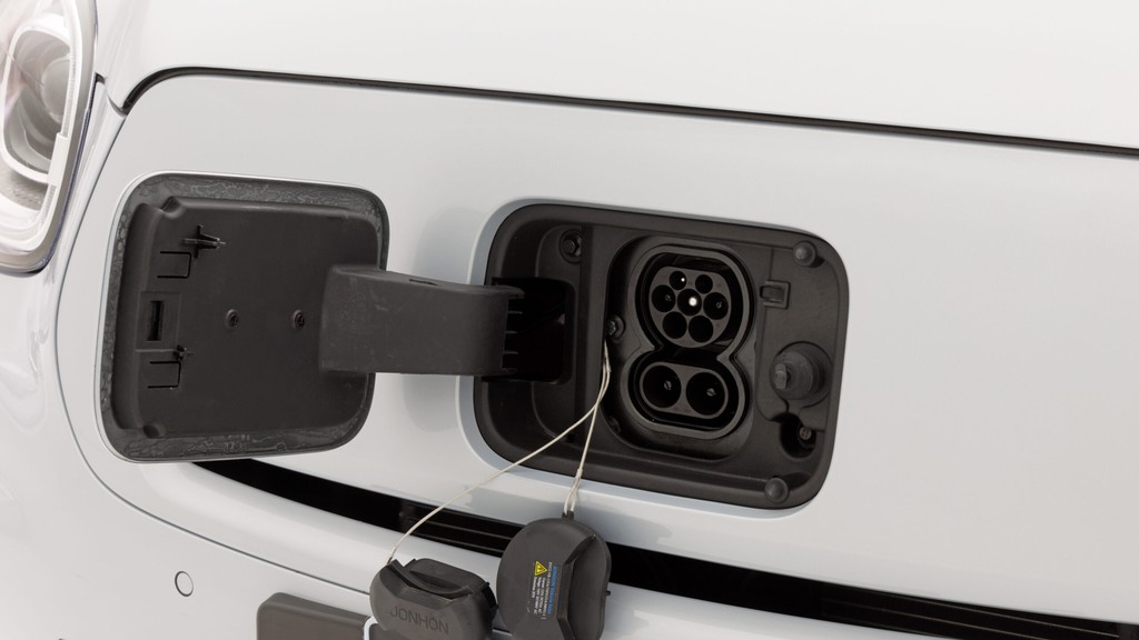 Leapmotor B03X Avrupa'da Ön Siparişe Açıldı: Fiyatı ve Menzili Neler?